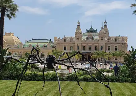 Musée - araignée -Louise bourgeois