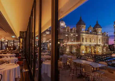 header-cafe-de-paris-terrasse-nuit-2023