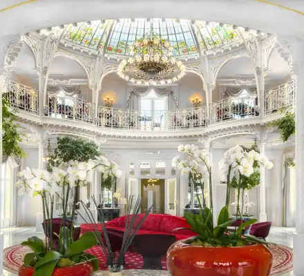 Lobby Eiffel